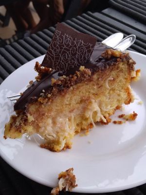 bolo prestígio de massa branca at Apetit Natural in Brasilia