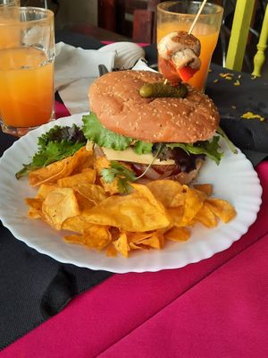 lunch at Veggie Momi in Albufeira