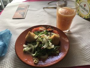 Starter and juice of the day  at Veggie Momi in Albufeira