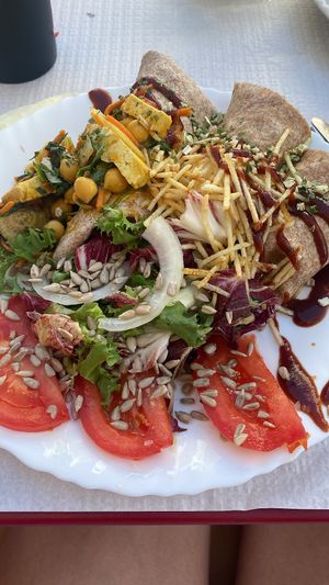 Menu do dia com ótimas opções. Estava tudo muito bom.  at Veggie Momi in Albufeira