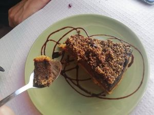 Cake at Veggie Momi in Albufeira