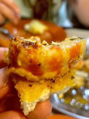 Drunk Shrimps on bread dipped in the alcohol sauce  €9.90  at Veggie Momi in Albufeira