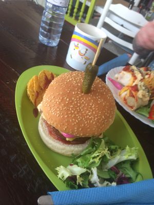 Vegan burger at Veggie Momi in Albufeira