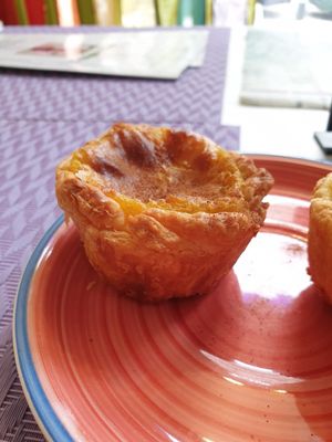 Vegan pastel sem nata at Veggie Momi in Albufeira