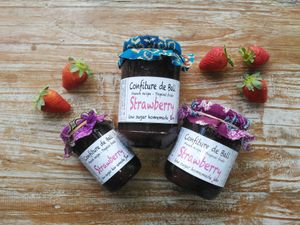 Natural Jam/Confiture.
350gr sugar per 1 kg fruit. No food coloring, no chemical preservative. at Confiture de Bali in Ubud