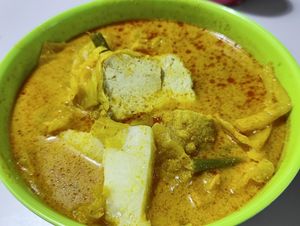 Lontong with tau kwa and curry vegetables at Tofu Vegetarian Food in West Singapore