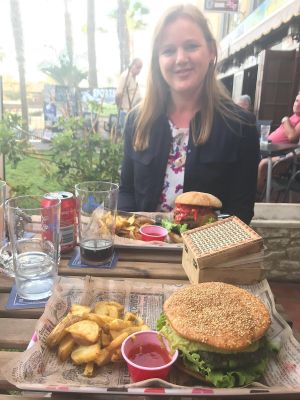 Vegan burger and mushrooming at The Burger Cafe in Tenerife