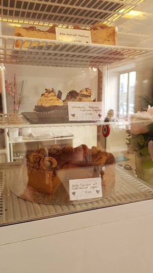 Vegan cake options (2 available on 10/01) at Cafe Lotti in Munich