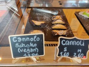 Vegan chocolate Canollo at Duo - Sicilian Ice Cream in Berlin