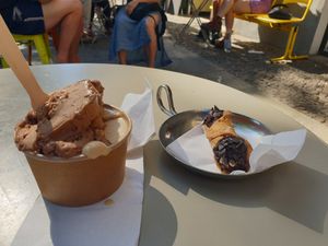 Medium vegan icecream with vegan cannoli at Duo - Sicilian Ice Cream in Berlin