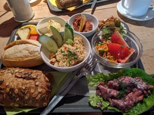 Veganer Frühstücksteller at Cafe Morgenrot in Berlin