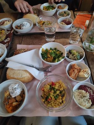 "Vegane Frühstücksteller" at Cafe Morgenrot in Berlin