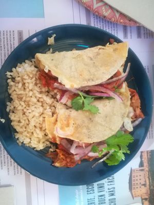 Tacos de verdurita pibil (vegetariano) at Vegicano in Madrid