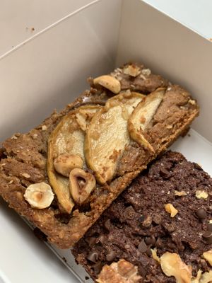 Chickpea blondie at Barbarella Juicebar in Ljubljana