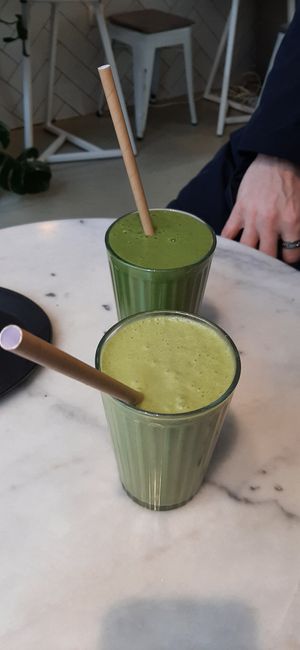 Green detox - orange juice, banana, spinach, spirulina  Kokos matcha - kokos milk, banana, spinach, matcha green tea powder #Veganuary at Barbarella Juicebar in Ljubljana
