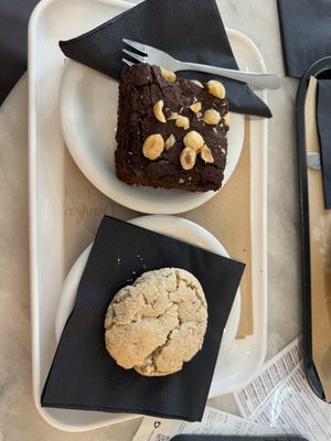 Brownie and cookie   at Barbarella Juicebar in Ljubljana