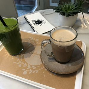 Green smoothie and vegan chai latte at Barbarella Juicebar in Ljubljana