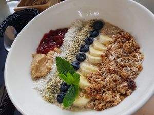 Oat porridge at Barbarella Juicebar in Ljubljana