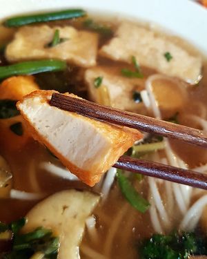 Bun mam Bac Lieu (vegan): Rice noodles with aubergine, bean sprouts, two types of tofu and herbs in Bac Lieu style at Miss Saigon in Berlin