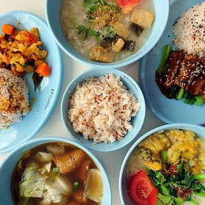 many delicious dishes available on the menu! at Vairy Vegetarian in North Singapore