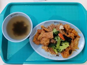 Curry vegetable meehoon at Vairy Vegetarian in North Singapore