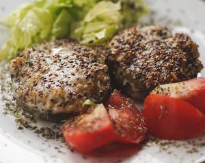 Zapallitos rellenos con salsa bechamel. Vegan at Rincón Natural in Montevideo