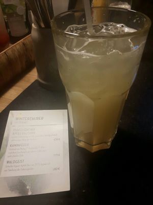 Winter drinks apple-chestnut at Hans im Glück - Hohenzollerning in Cologne