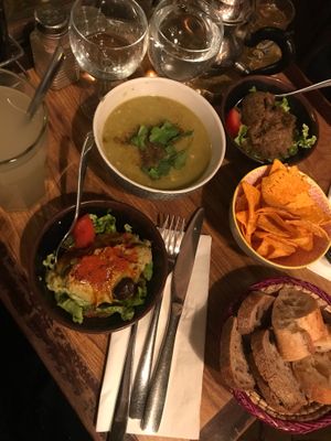 tapas and soup at Galerie 88 in Paris