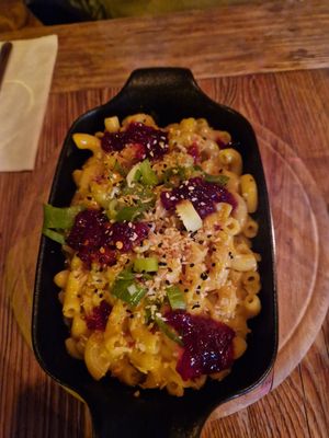 Mini mac and cheese at Satsang in Prague
