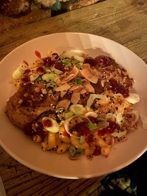 Vegan mac & cheese  at Satsang in Prague