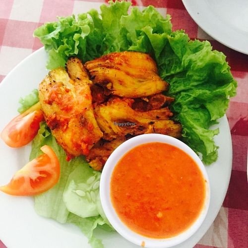 Fake chicken, indentic same as the real one , scary  at Happy Buddha in Kuta