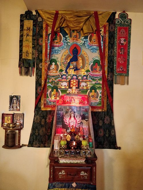 Interior decor at Ci Yan Vegetarian Health Food in Central Singapore