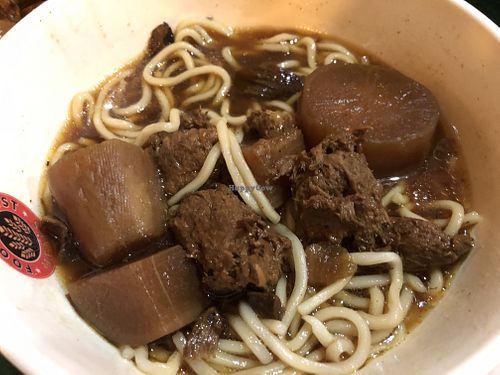 Braised noodles that uses 沙茶酱 at Ci Yan Vegetarian Health Food in Central Singapore