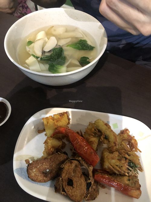 Ytf soup- note they separate the fried and wet ingredients at Divine Realm 天运素食园 in Northeast Singapore
