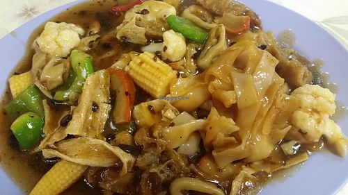 Hor Fun with fermented black bean sauce at Happy Realm Vegetarian in Central Singapore