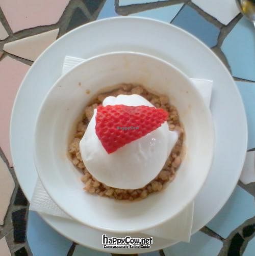 Apple crumble (vegan) at Original Sin in Central Singapore