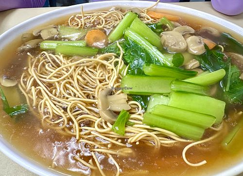 Crispy noodles 👍🏻   at Su Shi Piao Xiang 素食飘香 - Fortune Centre in Central Singapore