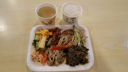 Free Soup of the day. (miso soup with tofu & seaweed for day of my visit) at Sān Lái SùShí - Sun Like in Taipei