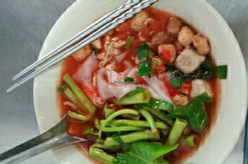Yen Tafo noodle soup at Youta Jay Vegetarian Food in Ayutthaya