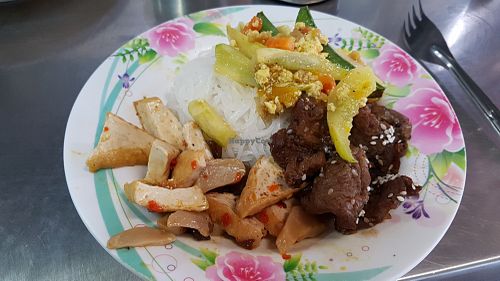 Noodles, faux-meat and tofu at Youta Jay Vegetarian Food in Ayutthaya