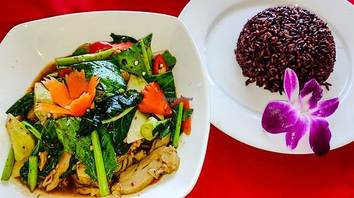 Stir-fried kale with vegan "chicken" at Five Star J Restaurant in Pattaya