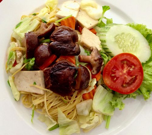 Shiitake Stir Fried Noodles J
with vegetables and tofu
 at Five Star J Restaurant in Pattaya