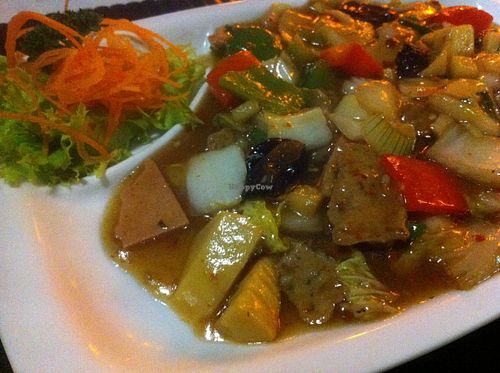 great food inc. vegan mock-meats, but horrible service at Vegetasia in Vienna