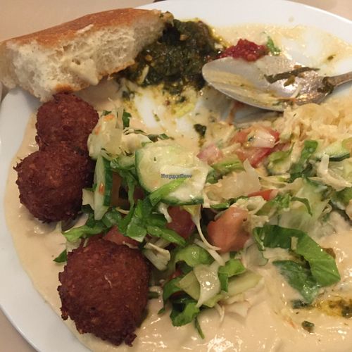 falafel plate with humos  at Beni Falafel in Antwerpen
