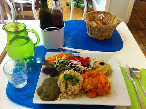 Vegan plate at Tripti-Kulai in Montpellier