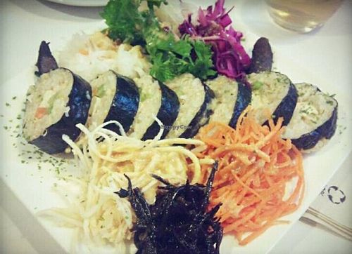Nori maki with vegetables and tofu at Grand Appetit in Paris