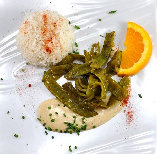 Flat beans with a coconut-ginger sauce at Manger Autrement in Toulouse
