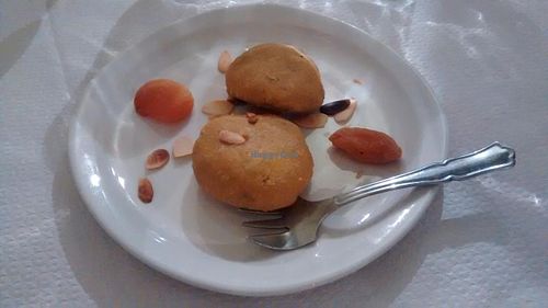 Cardamom cake at Manger Autrement in Toulouse
