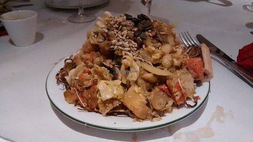 Hot buffet at Saveurs Bio in Toulouse