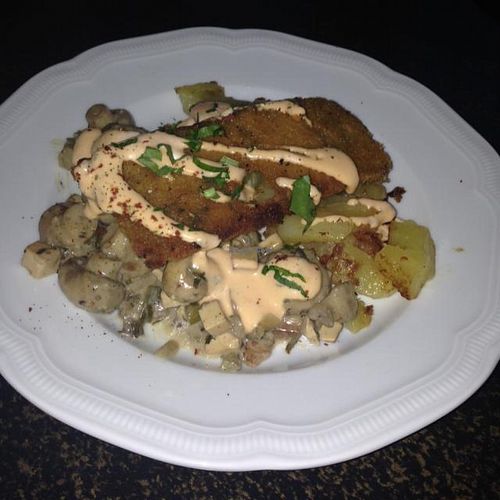 Mushrooms with soy cream, seitan and potatos at Hiller in Hannover